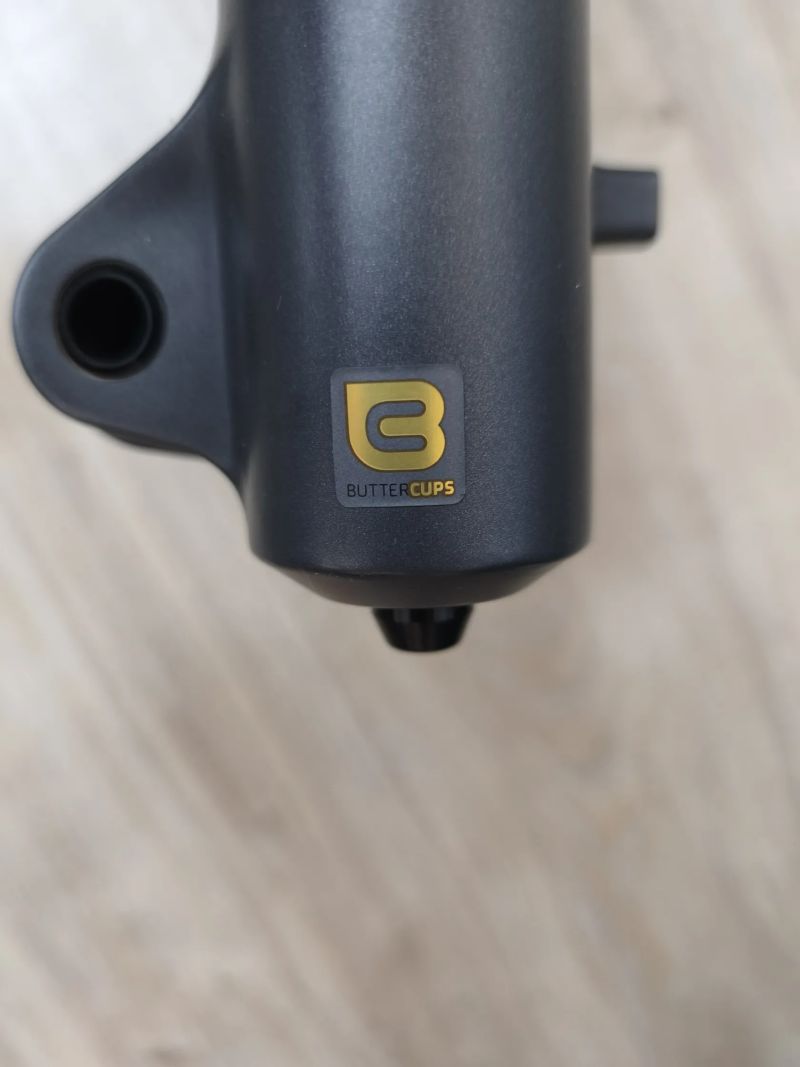 Rock Shox ZEB Ultimate šedá , charger 3.1 , 170mm , buttercups , 27.5´ - ZÁNOVNÍ v záruce