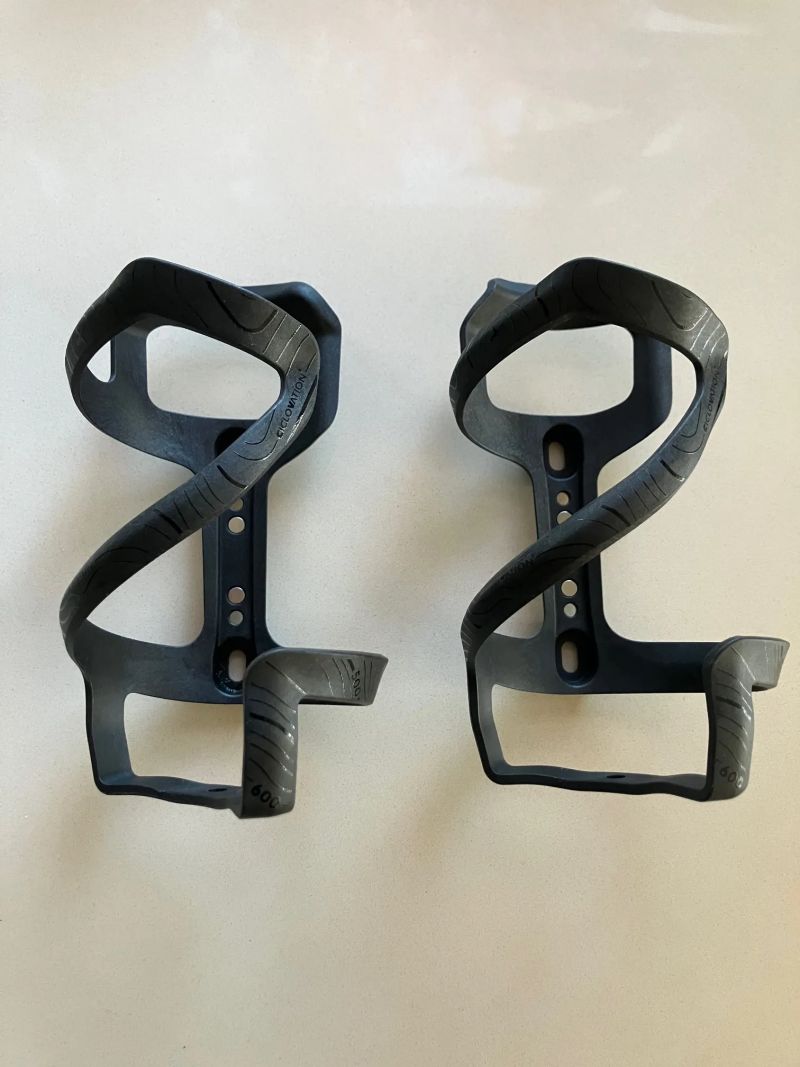 karbonový košík Ciclovation Minimalism Topo Side-Pull Jet Black