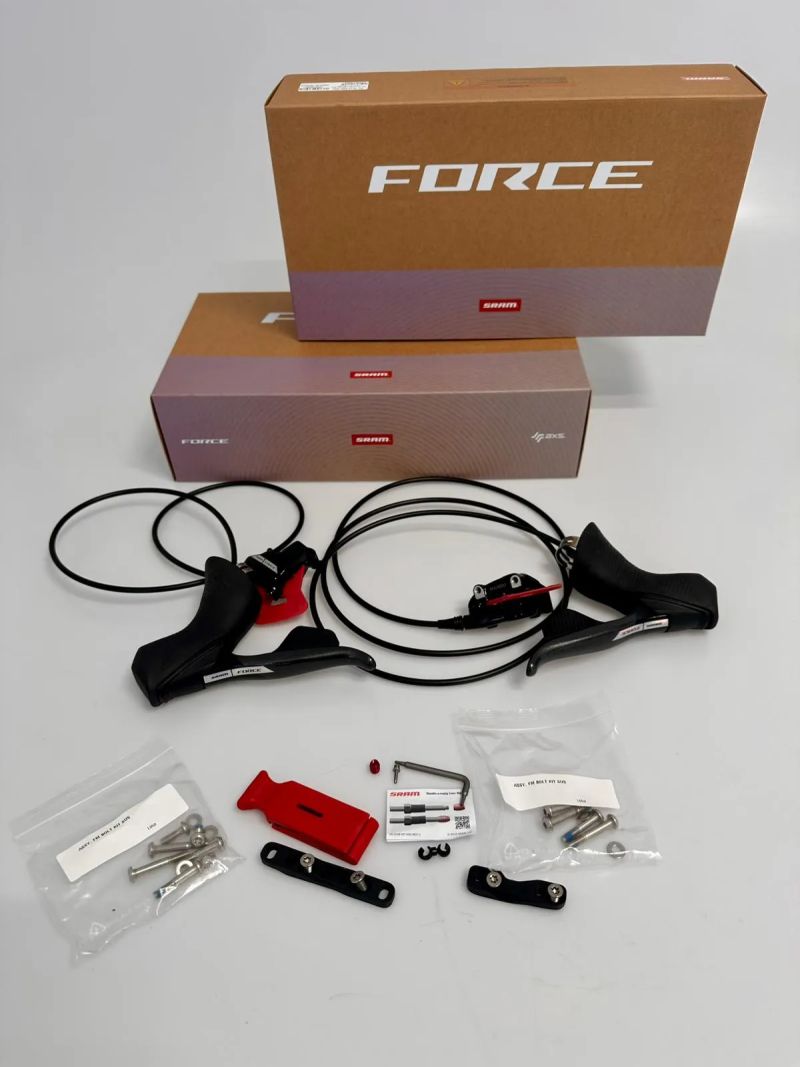 Brzdové a řadící páky SRAM Force D2 AXS sada s příslušenstvím