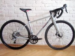 PINNACLE ARCOSE 3 na Shimano 105, Vel S. ZÁNOVNÍ. 1ROK ZÁRUKA