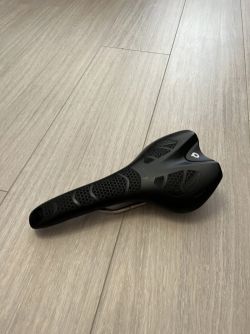 Sedlo Prologo Nago Evo CPC 134mm, super stav