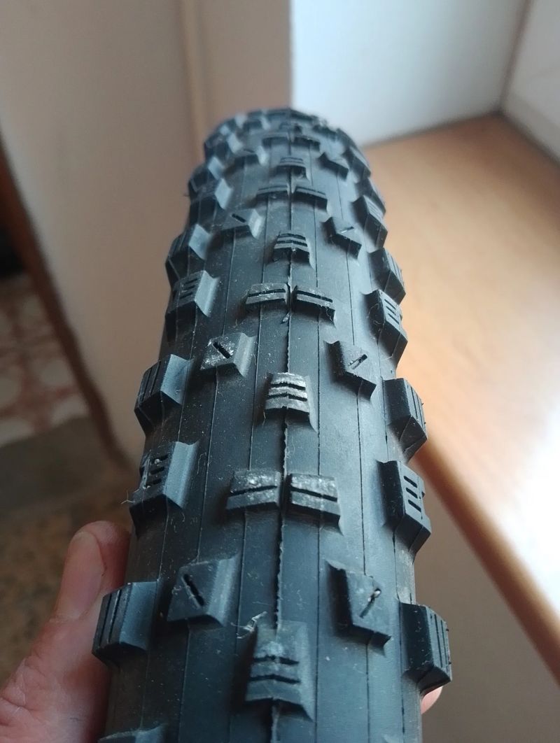 Maxxis Forekaster 27.5x2.35 kevlar 