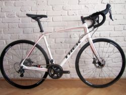 TREK DOMANE SIX na Shimano ULTEGRA, 58 cm. ZÁNOVNÍ. 1ROK ZÁRUKA. PC 90.000 Kč