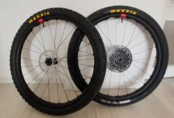 NOVÁ karbonová kola Reserve 28|XC 29" – Industry Nine 1/1 + kazeta + disky + pneu