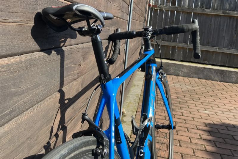 Jako nové Cube Agree Carbon, 56 cm, Ultegra DI2 12 speed elektrika, DT Swiss 350 FFWD carbon