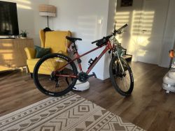 Pánské horské kolo Norco Storm 5 Orange / Charcoal 27,5” – velikost M