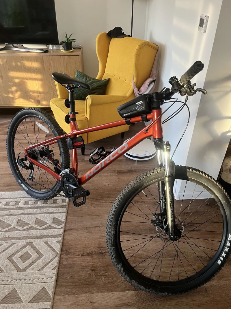 Pánské horské kolo Norco Storm 5 Orange / Charcoal 27,5” – velikost M