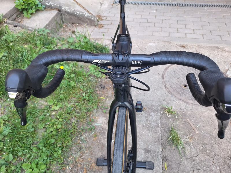 Giant TCR, Ultegra, Oboustranný wattmetr, kola ZIPP 404, rodla PRO PLT Ergo, carbon ramínko atd