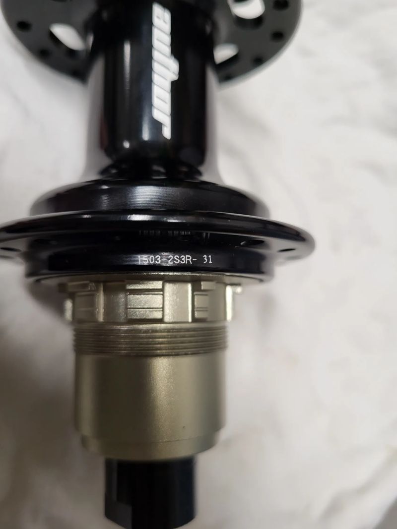 Nový zadní náboj Author Krypton, Xd ořech, průmyslová ložiska, 142 mm, pevná osa 12 mm