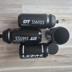 2 x bidon DT Swiss 0,5 + 2 x Lezyne Flow Caddy