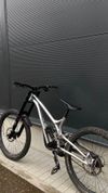 commencal supreme v4.5 high polished