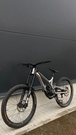 commencal supreme v4.5 high polished