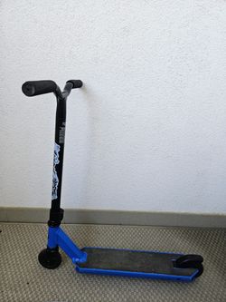 Koloběžka (scooter) Oxelo MF One Decathlon, nosnost 100 kg