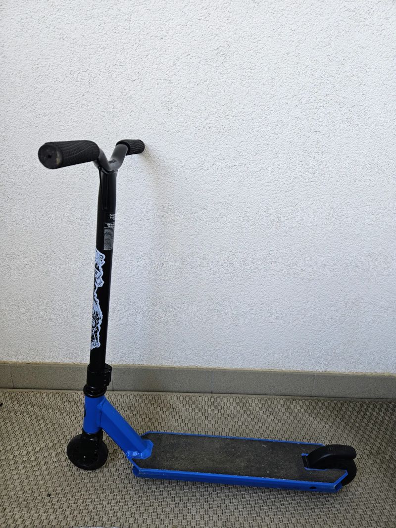 Koloběžka (scooter) Oxelo MF One Decathlon, nosnost 100 kg