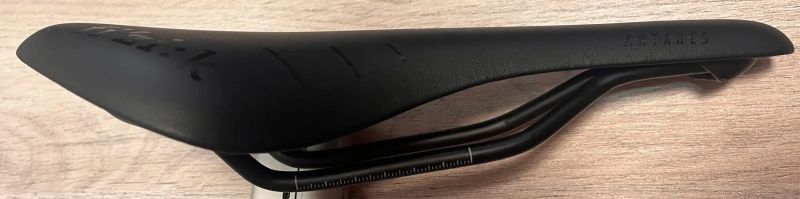Nové sedlo Fizik Antares R5 šířka 140