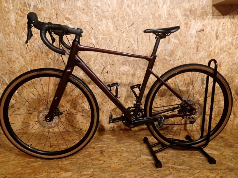 Cube gravel NUROAD RACE rubyred gloss 2025, velikost rámu M 