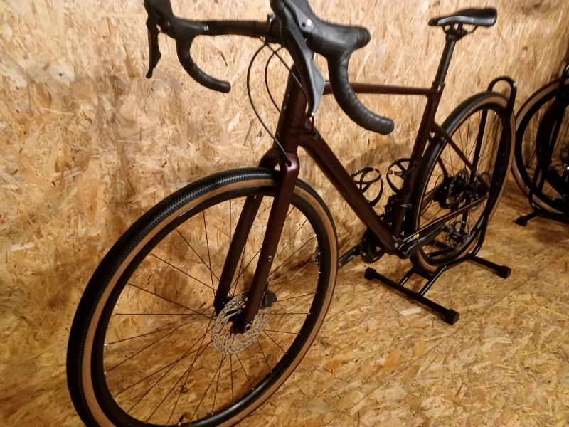 Cube gravel NUROAD RACE rubyred gloss 2025, velikost rámu M 