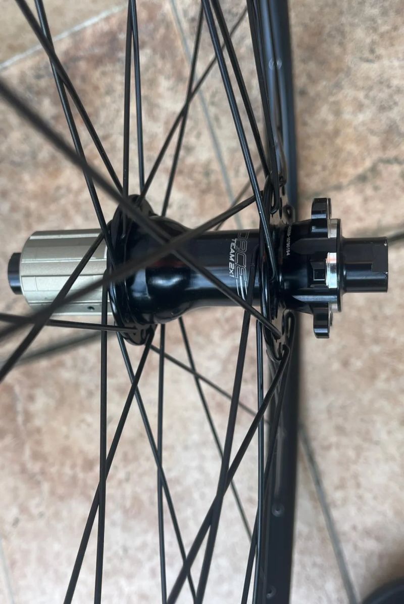 Nové zadni kolo Notubes ZTR Rapid 25, 29", pevná osa (non-boost-12x142)