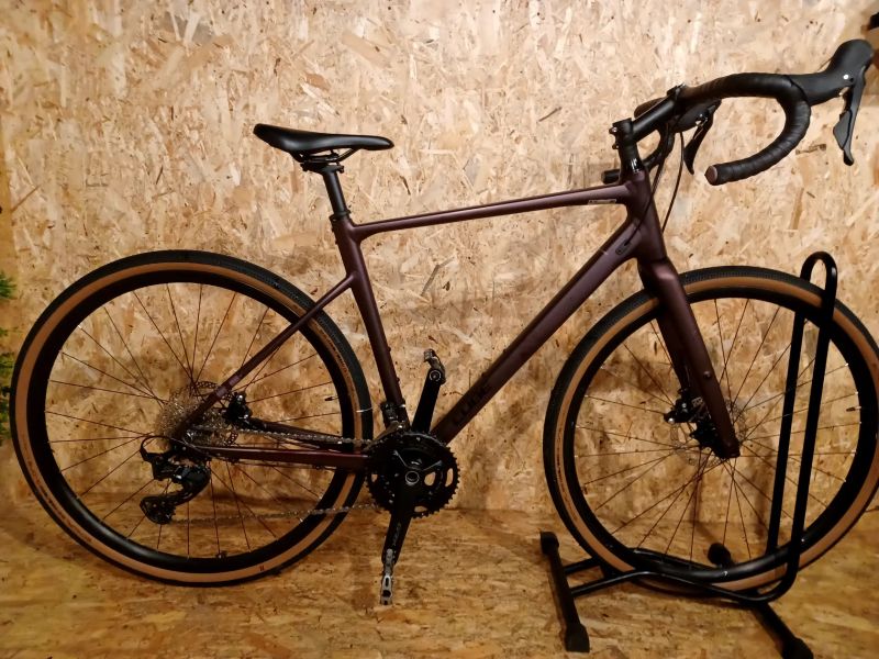 Cube gravel NUROAD RACE rubyred gloss 2025, velikost rámu L 