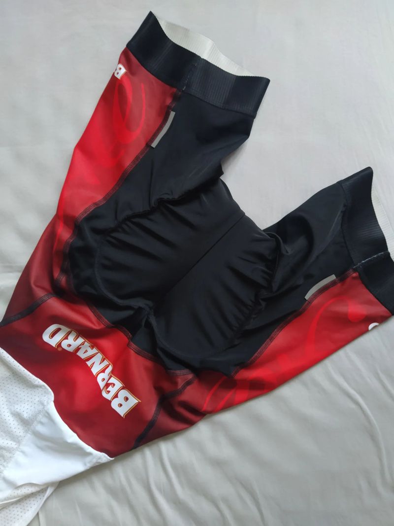 Cyklistický závodní dres Bernard vel. M, cyklistické triko a kalhoty