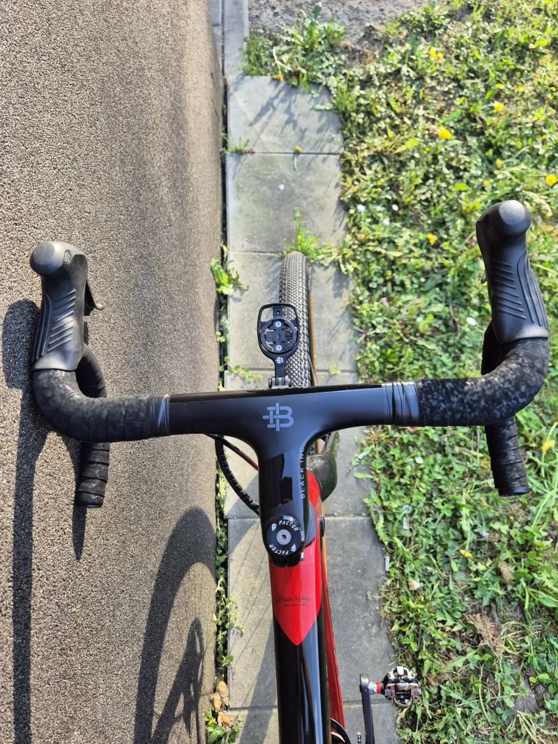 Basso Palta (Custom build, velikost L) – GRX Di2 – 8,6 kg – Roval Terra CLX II / Microtech