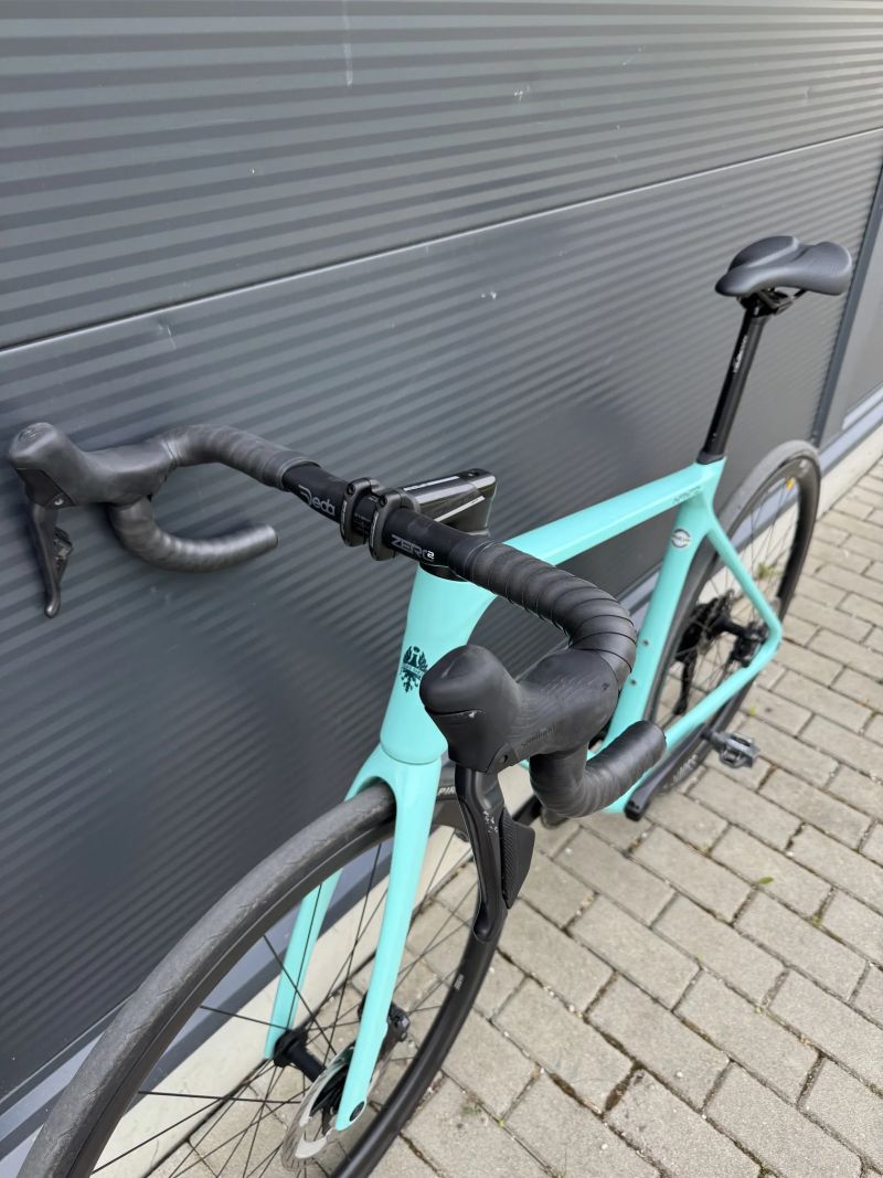 Bianchi Infinito Shimano Ultegra Di2