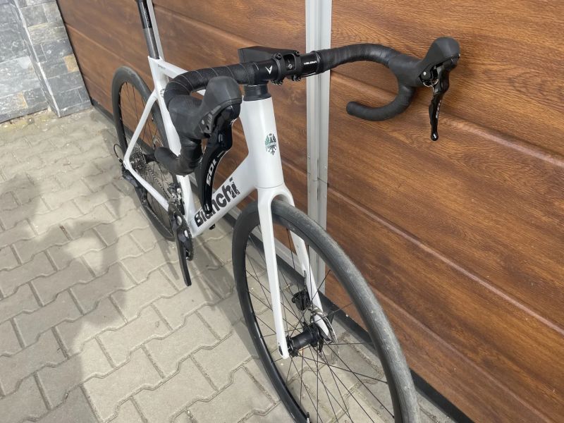 Karbonové silniční kolo Bianchi- 59cm rám - 12 kolco