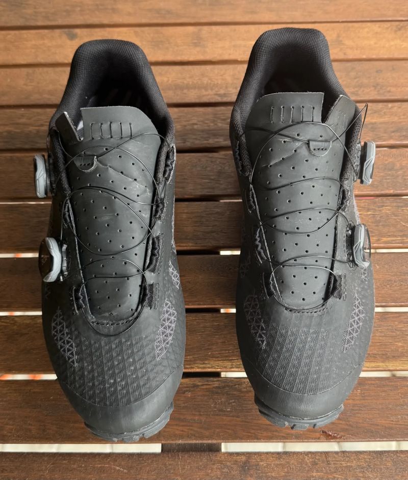 Tretry MTB pánské Giro Sector Black/Dark Shadow, vel.43