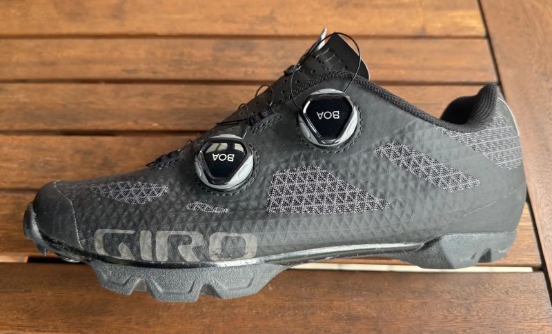 Tretry MTB pánské Giro Sector Black/Dark Shadow, vel.43