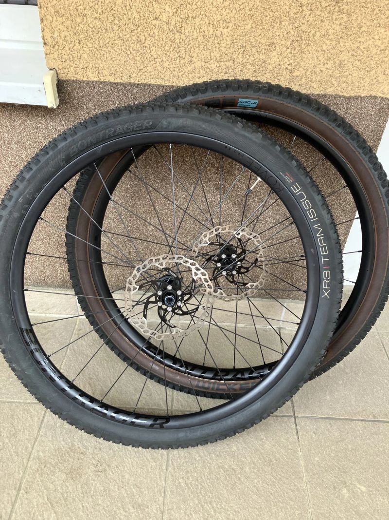 Zapletená kola karbon Bontrager Kovee Pro TLR boost 29"