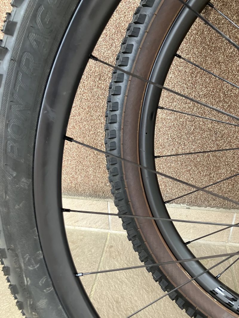 Zapletená kola karbon Bontrager Kovee Pro TLR boost 29"