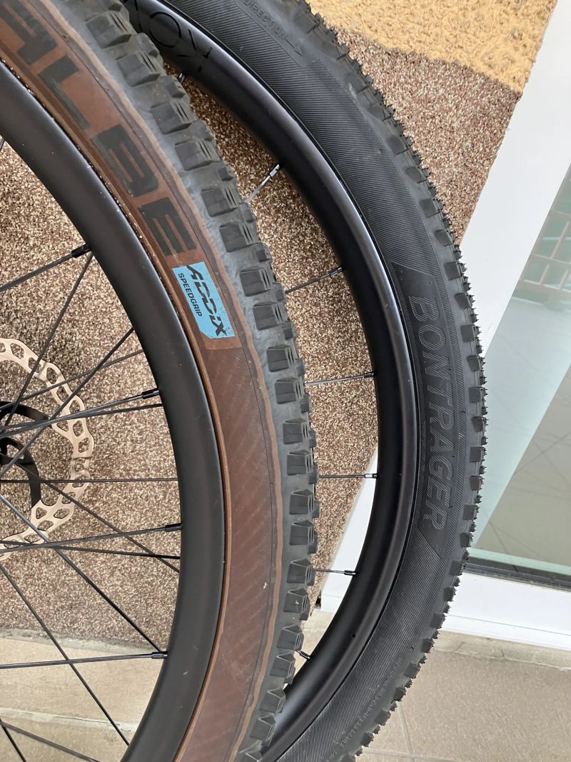 Zapletená kola karbon Bontrager Kovee Pro TLR boost 29"