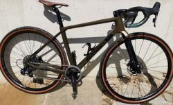 Basso Palta v Top stavu i osazení:El.řazení SRAM Force/Apex AXS,Wattmetr..Handmade Italy