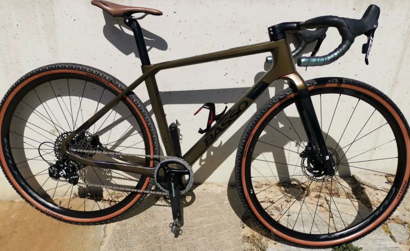 Basso Palta v Top stavu i osazení:El.řazení SRAM Force/Apex AXS,Wattmetr..Handmade Italy