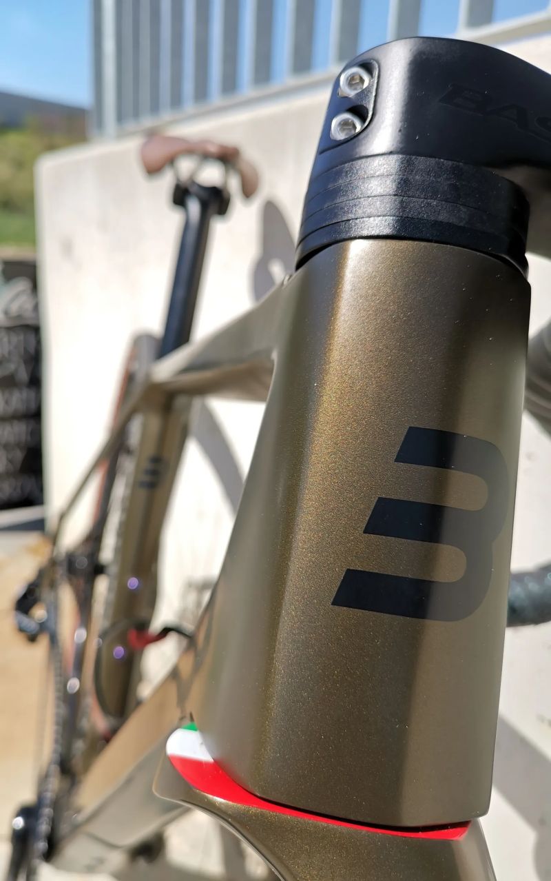 Basso Palta v Top stavu i osazení:El.řazení SRAM Force/Apex AXS,Wattmetr..Handmade Italy