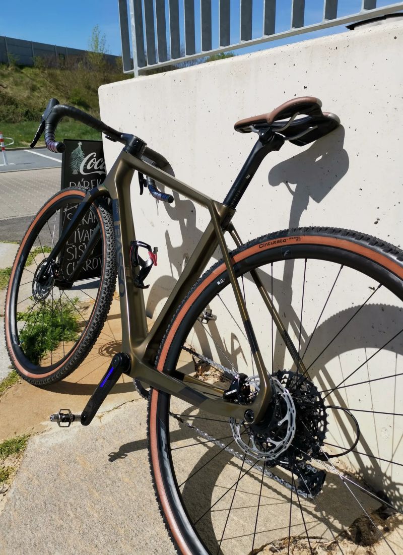 Basso Palta v Top stavu i osazení:El.řazení SRAM Force/Apex AXS,Wattmetr..Handmade Italy