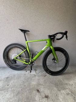 3T Exploro ultra- zánovní 