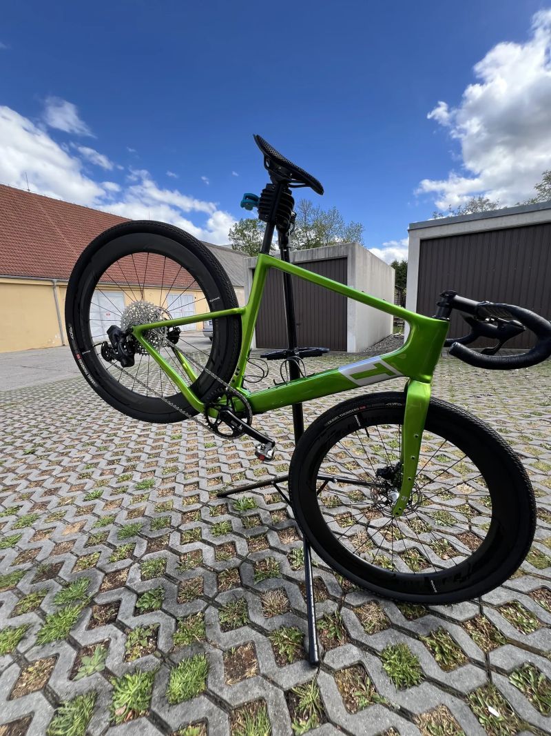 3T Exploro ultra- zánovní 