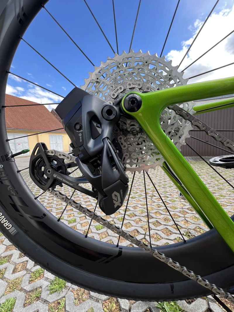 3T Exploro ultra- zánovní 