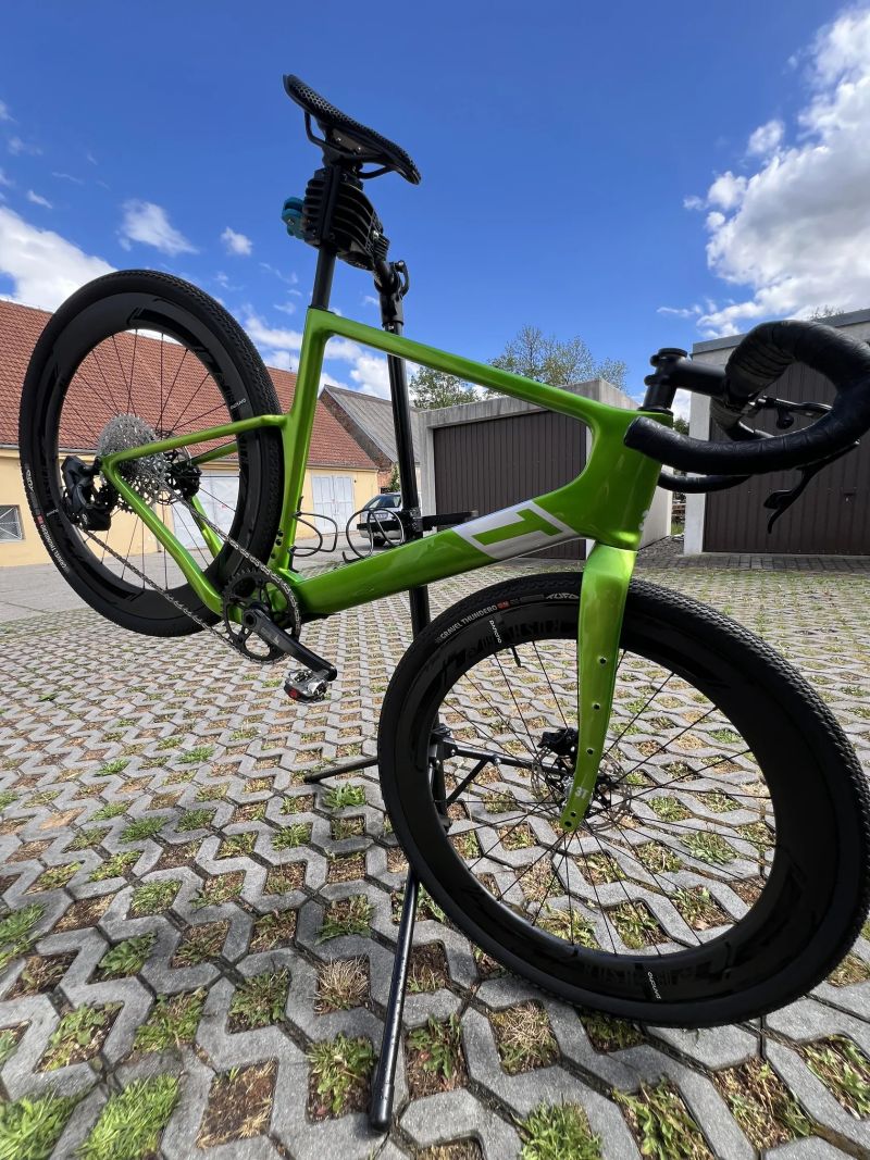 3T Exploro ultra- zánovní 