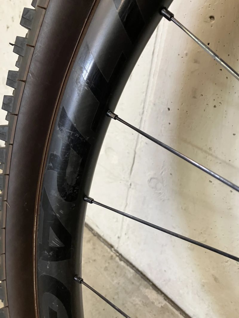 Bontrager přední karbonové kolo Kovee Pro 29" boost 15x110 