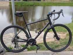 Ocelový gravel Specialized Sequoia