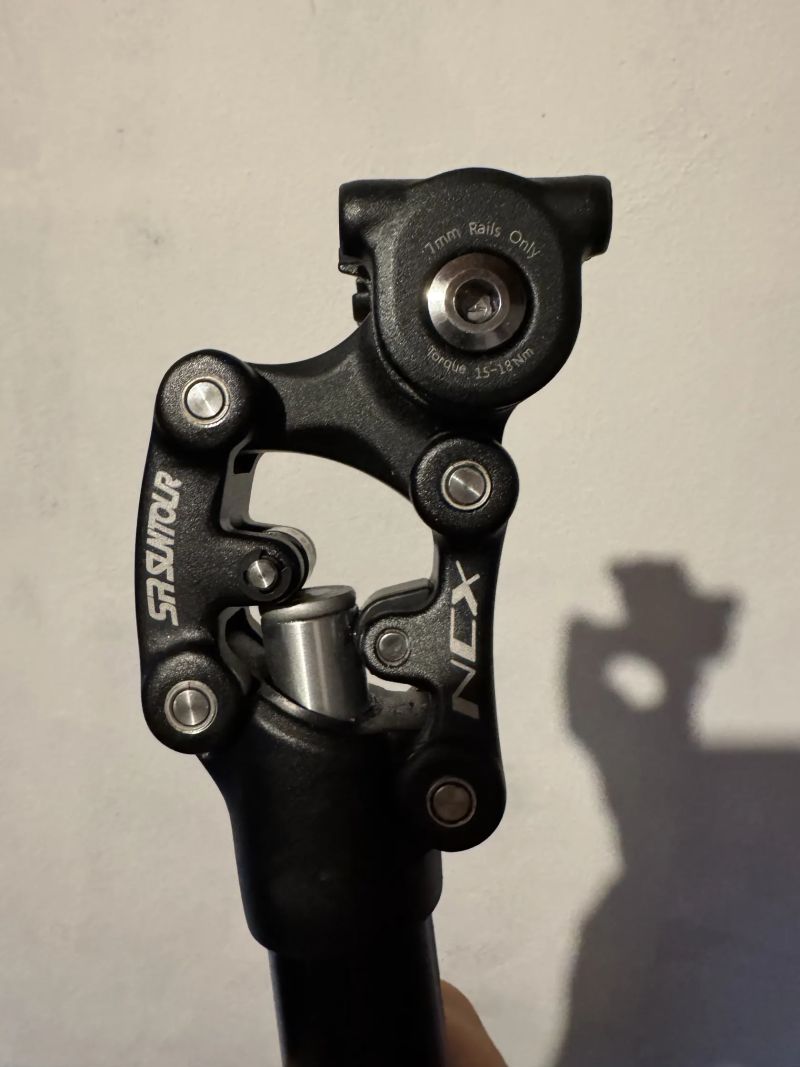 SR Suntour