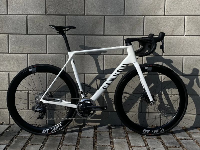 Canyon Ultimate CF SLX 8 Disc eTap