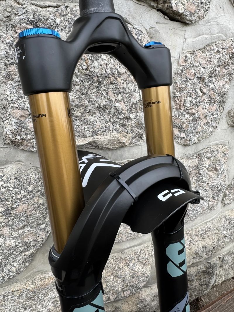 nová vidlice FOX 38 Factory Kashima Grip2 27,5” / 160 mm