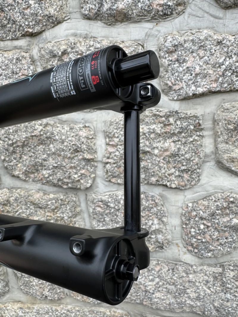 nová vidlice FOX 38 Factory Kashima Grip2 27,5” / 160 mm