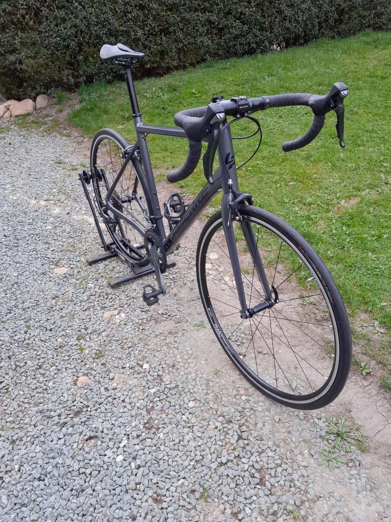 Lapierre Sensum 3.0 r. 2024 s koly DT Swiss 1,6 kg