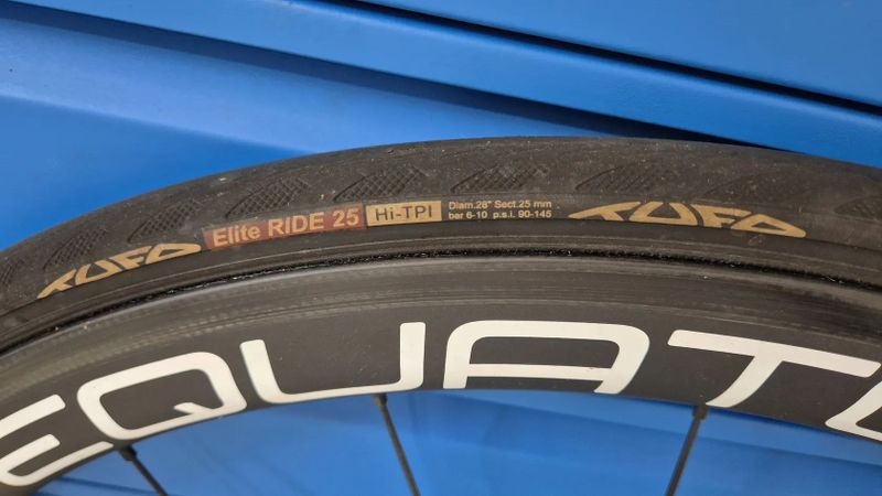 Karbonová ráfková silniční kola Equator 45T – galusky, DT Swiss výplety, keramická ložiska