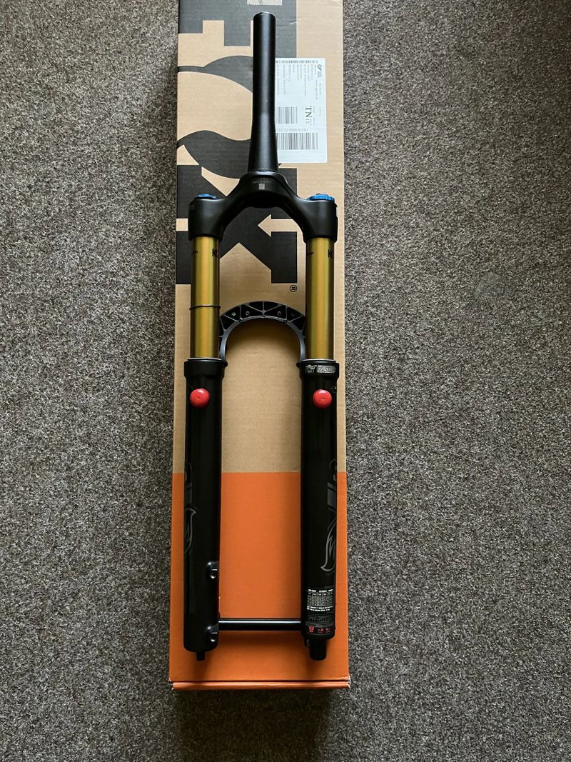 Vidlice FOX 36 Factory 29" | 140mm