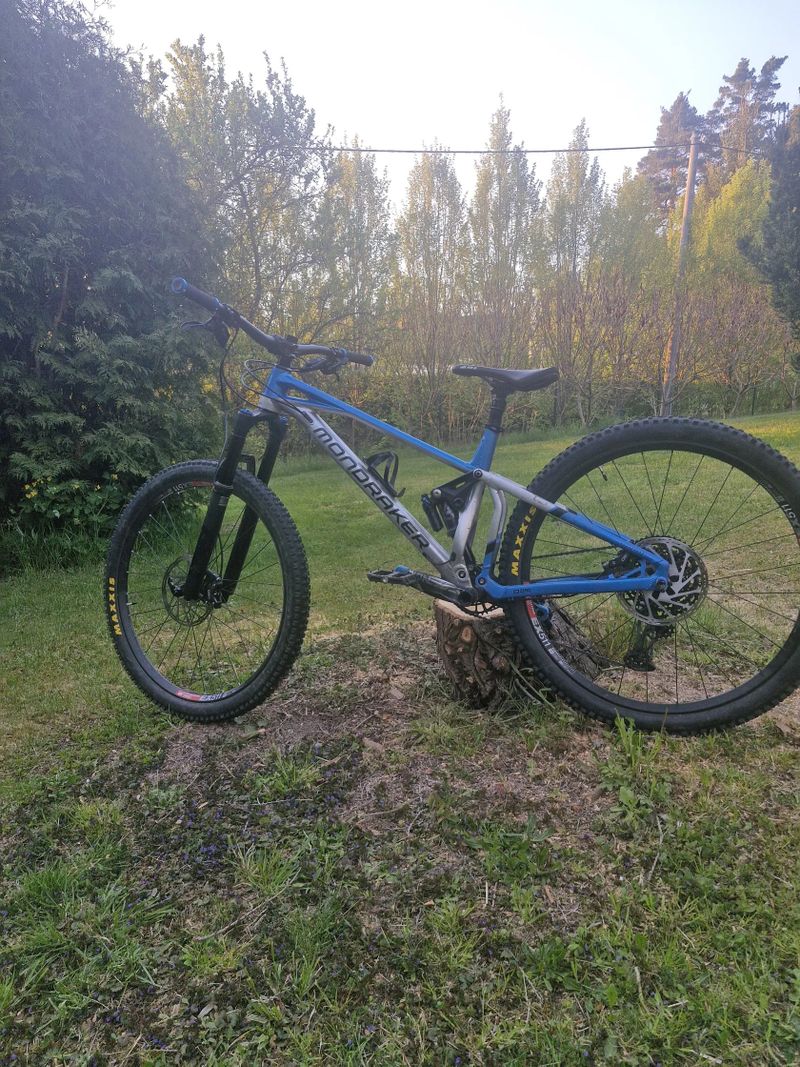 Mondraker Superfoxy 2023